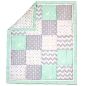 The Peanutshell Woodland Patchwork Quilt in Mint/Grey